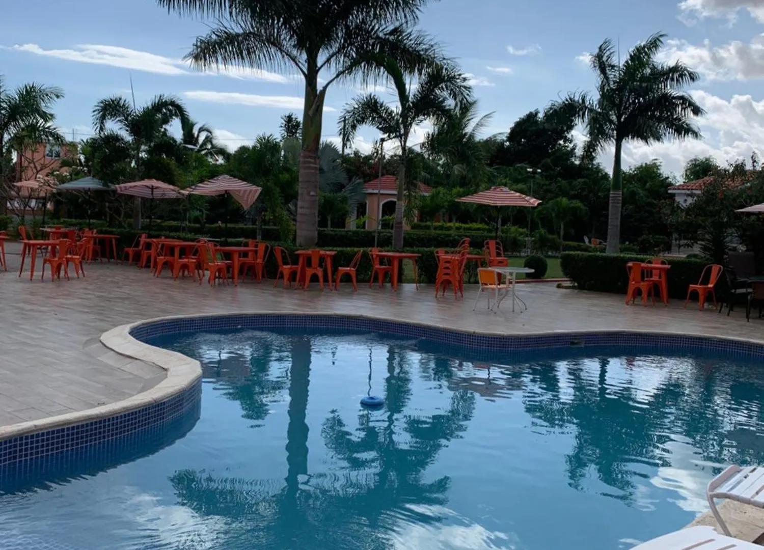 Flaming Houseand Hotel Les Cayes 0*,  Αϊτή
