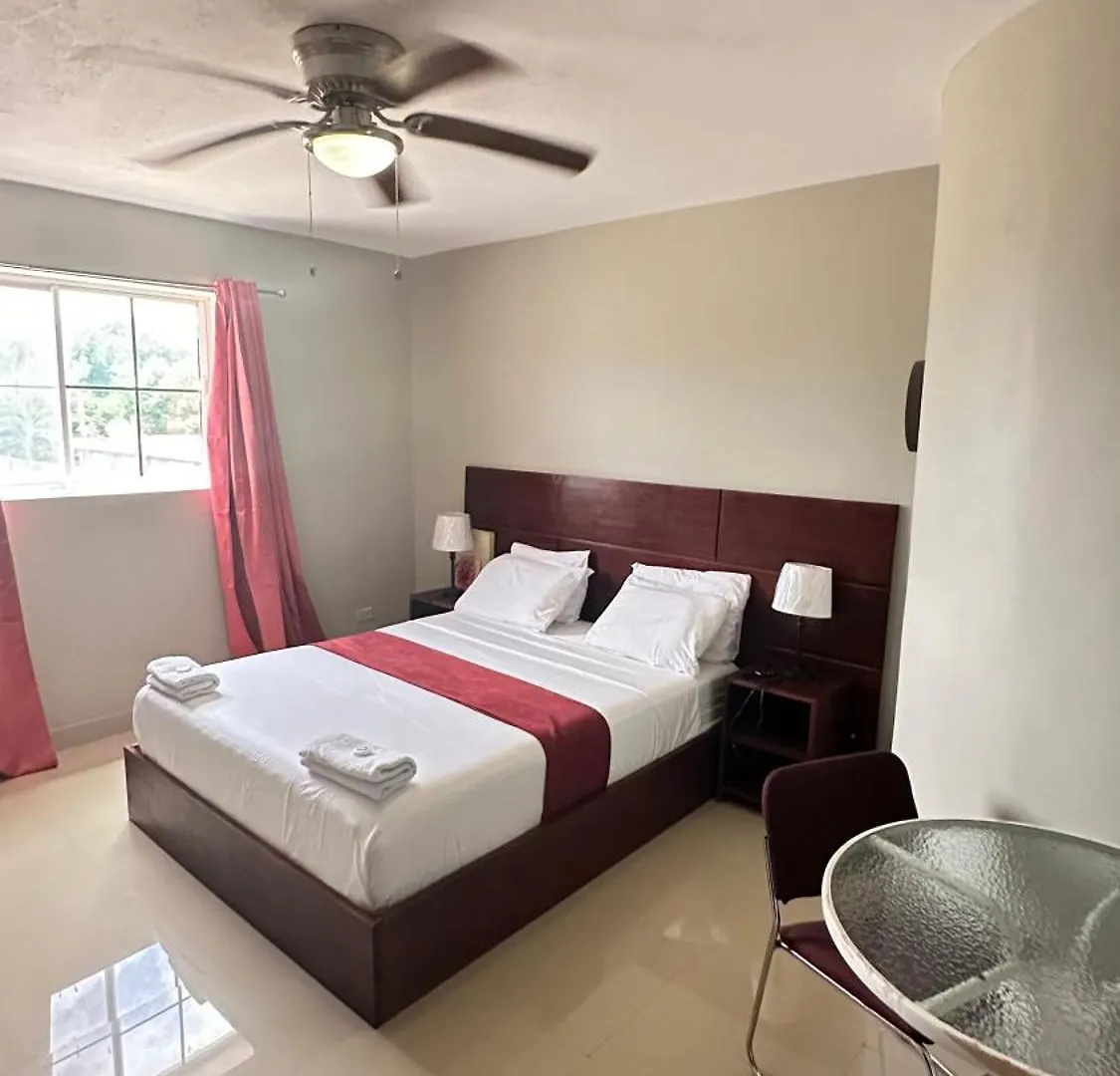 Flaming Houseand Hotel Les Cayes Αϊτή